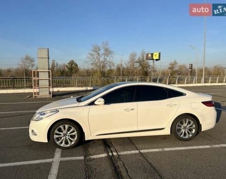 Белый Хендай Грандер, объемом двигателя 3 л и пробегом 131 тыс. км за 12500 $, фото 2 на Automoto.ua