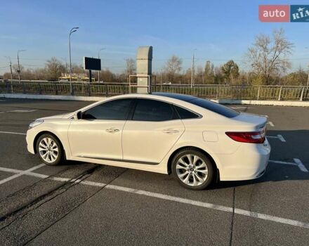 Белый Хендай Грандер, объемом двигателя 3 л и пробегом 131 тыс. км за 12500 $, фото 1 на Automoto.ua