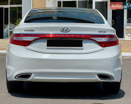 Белый Хендай Грандер, объемом двигателя 3 л и пробегом 150 тыс. км за 16000 $, фото 4 на Automoto.ua