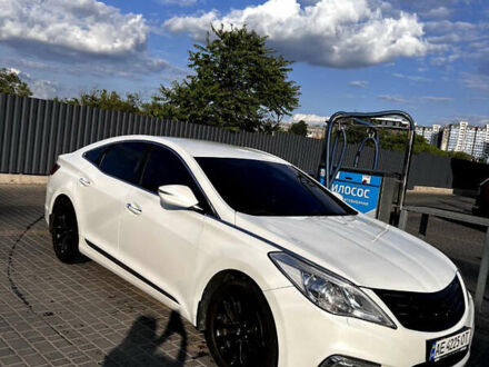 Белый Хендай Грандер, объемом двигателя 3 л и пробегом 222 тыс. км за 12500 $, фото 1 на Automoto.ua