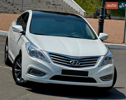 Белый Хендай Грандер, объемом двигателя 3 л и пробегом 150 тыс. км за 16000 $, фото 1 на Automoto.ua