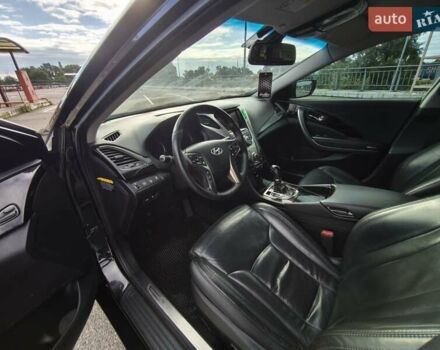 Чорний Хендай Грандер, об'ємом двигуна 3 л та пробігом 252 тис. км за 10500 $, фото 4 на Automoto.ua