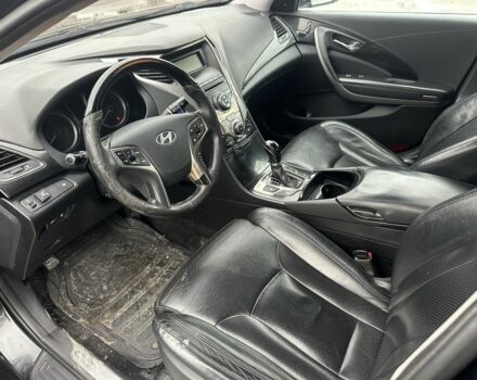 Чорний Хендай Грандер, об'ємом двигуна 3 л та пробігом 260 тис. км за 7777 $, фото 9 на Automoto.ua