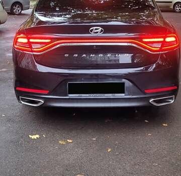 Черный Хендай Грандер, объемом двигателя 3 л и пробегом 230 тыс. км за 17500 $, фото 1 на Automoto.ua