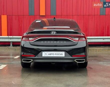 Чорний Хендай Грандер, об'ємом двигуна 3 л та пробігом 233 тис. км за 16990 $, фото 6 на Automoto.ua