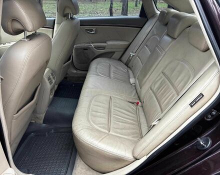 Красный Хендай Грандер, объемом двигателя 3.3 л и пробегом 246 тыс. км за 5990 $, фото 13 на Automoto.ua