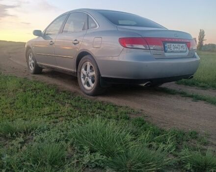 Серый Хендай Грандер, объемом двигателя 2.7 л и пробегом 280 тыс. км за 6700 $, фото 7 на Automoto.ua