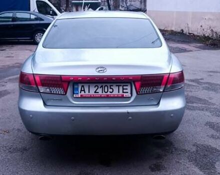 Серый Хендай Грандер, объемом двигателя 3.3 л и пробегом 300 тыс. км за 4900 $, фото 4 на Automoto.ua