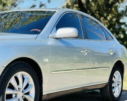 Серый Хендай Грандер, объемом двигателя 3.3 л и пробегом 290 тыс. км за 5700 $, фото 3 на Automoto.ua