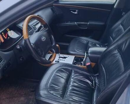 Серый Хендай Грандер, объемом двигателя 3.3 л и пробегом 300 тыс. км за 4900 $, фото 6 на Automoto.ua