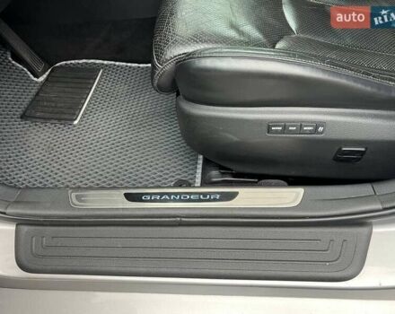 Серый Хендай Грандер, объемом двигателя 3 л и пробегом 93 тыс. км за 11900 $, фото 6 на Automoto.ua