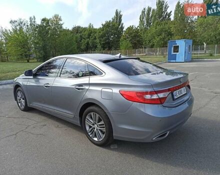 Серый Хендай Грандер, объемом двигателя 3 л и пробегом 255 тыс. км за 10900 $, фото 2 на Automoto.ua