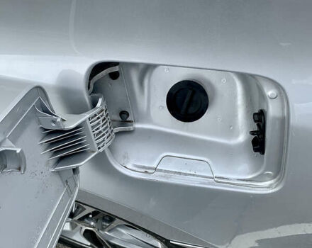 Сірий Хендай Грандер, об'ємом двигуна 3 л та пробігом 126 тис. км за 15500 $, фото 7 на Automoto.ua