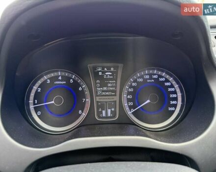 Сірий Хендай Грандер, об'ємом двигуна 3 л та пробігом 263 тис. км за 10500 $, фото 18 на Automoto.ua