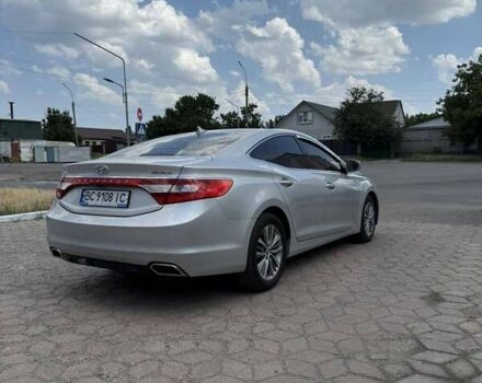 Сірий Хендай Грандер, об'ємом двигуна 3 л та пробігом 263 тис. км за 10500 $, фото 4 на Automoto.ua