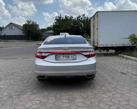 Сірий Хендай Грандер, об'ємом двигуна 3 л та пробігом 263 тис. км за 10500 $, фото 2 на Automoto.ua