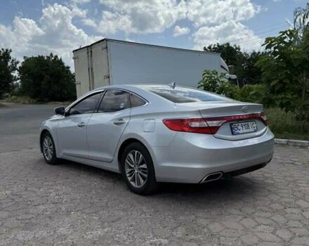 Сірий Хендай Грандер, об'ємом двигуна 3 л та пробігом 263 тис. км за 10500 $, фото 5 на Automoto.ua