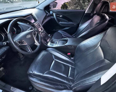 Сірий Хендай Грандер, об'ємом двигуна 3 л та пробігом 295 тис. км за 9500 $, фото 12 на Automoto.ua