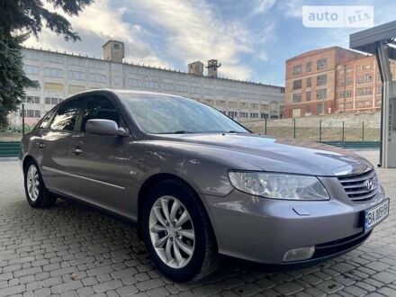 Хендай Грандер 2008 у Кропивницькому (Кіровограді) на Automoto.ua Сірий Хендай Грандер, об'ємом двигуна 3.3 л та пробігом 243 тис. км за 8000 $, фото 1 на Automoto.ua