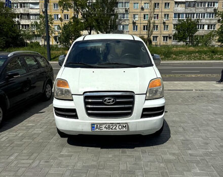 Белый Хендай Н 100 груз., объемом двигателя 2.4 л и пробегом 1000 тыс. км за 4400 $, фото 3 на Automoto.ua