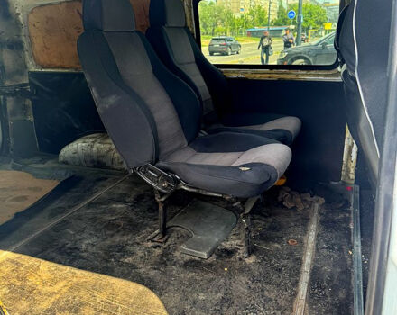 Белый Хендай Н 100 груз., объемом двигателя 2.4 л и пробегом 1000 тыс. км за 4400 $, фото 8 на Automoto.ua