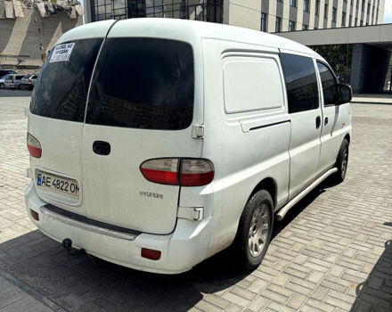 Белый Хендай Н 100 груз., объемом двигателя 2.4 л и пробегом 1000 тыс. км за 4400 $, фото 2 на Automoto.ua