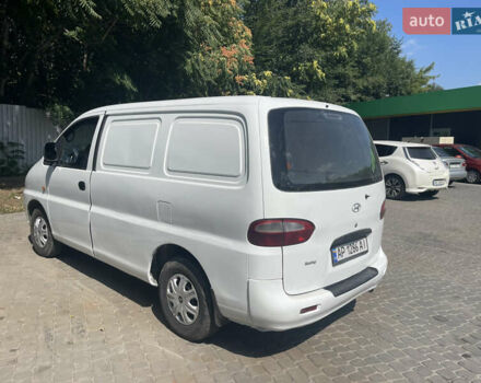 Белый Хендай Н 200, объемом двигателя 2.5 л и пробегом 430 тыс. км за 2500 $, фото 10 на Automoto.ua