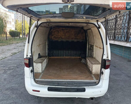 Белый Хендай Н 200, объемом двигателя 2.5 л и пробегом 430 тыс. км за 2500 $, фото 13 на Automoto.ua