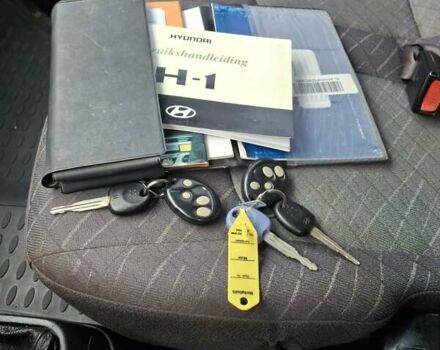 Белый Хендай Н 200, объемом двигателя 2.48 л и пробегом 348 тыс. км за 4500 $, фото 26 на Automoto.ua