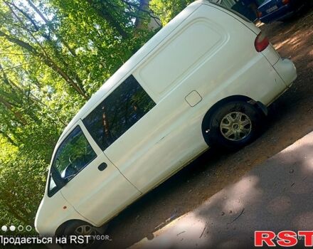 Білий Хендай Н 200, об'ємом двигуна 2.5 л та пробігом 200 тис. км за 3000 $, фото 2 на Automoto.ua