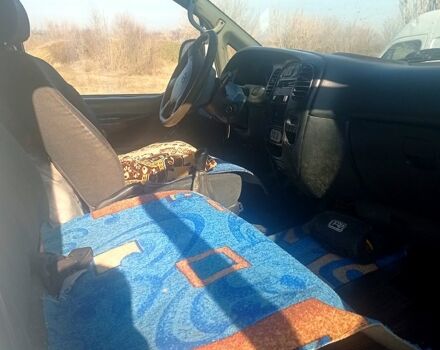 Білий Хендай Н 200, об'ємом двигуна 2.5 л та пробігом 350 тис. км за 2700 $, фото 4 на Automoto.ua