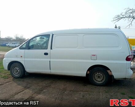 Білий Хендай Н 200, об'ємом двигуна 2.5 л та пробігом 350 тис. км за 2700 $, фото 1 на Automoto.ua