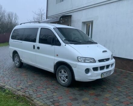 Белый Хендай Н 200, объемом двигателя 2.5 л и пробегом 410 тыс. км за 2700 $, фото 5 на Automoto.ua