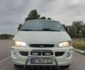 Белый Хендай Н 200, объемом двигателя 2.5 л и пробегом 298 тыс. км за 4800 $, фото 1 на Automoto.ua