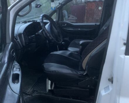 Белый Хендай Н 200, объемом двигателя 2.5 л и пробегом 410 тыс. км за 2700 $, фото 11 на Automoto.ua