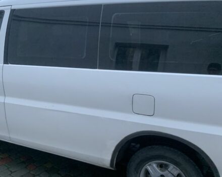 Белый Хендай Н 200, объемом двигателя 2.5 л и пробегом 410 тыс. км за 2700 $, фото 1 на Automoto.ua