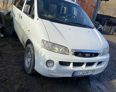 Білий Хендай Н 200, об'ємом двигуна 2.5 л та пробігом 436 тис. км за 3000 $, фото 1 на Automoto.ua