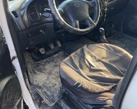 Білий Хендай Н 200, об'ємом двигуна 2.5 л та пробігом 436 тис. км за 3000 $, фото 3 на Automoto.ua