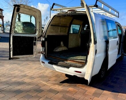 Белый Хендай Н 200, объемом двигателя 2.5 л и пробегом 135 тыс. км за 4400 $, фото 3 на Automoto.ua