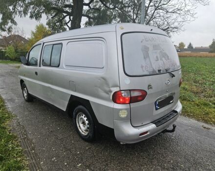 Білий Хендай Н 200, об'ємом двигуна 2.5 л та пробігом 309 тис. км за 2200 $, фото 3 на Automoto.ua