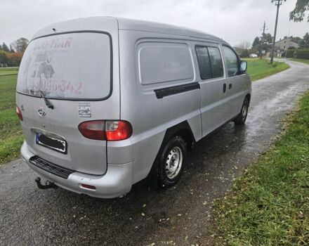 Білий Хендай Н 200, об'ємом двигуна 2.5 л та пробігом 309 тис. км за 2200 $, фото 2 на Automoto.ua