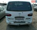 Белый Хендай Н 200, объемом двигателя 2.5 л и пробегом 300 тыс. км за 3200 $, фото 1 на Automoto.ua