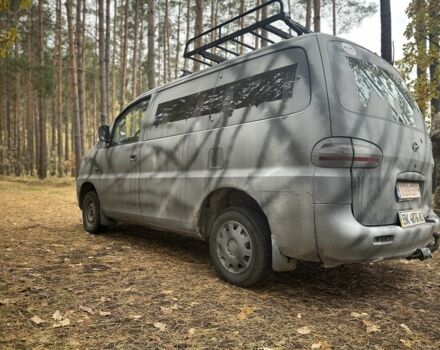 Білий Хендай Н 200, об'ємом двигуна 2.5 л та пробігом 270 тис. км за 1750 $, фото 4 на Automoto.ua