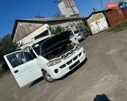 Білий Хендай Н 200, об'ємом двигуна 2.48 л та пробігом 450 тис. км за 3300 $, фото 1 на Automoto.ua