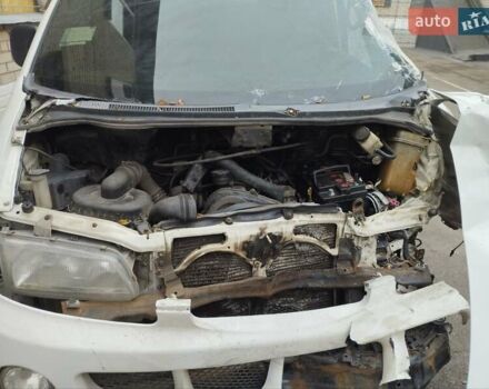 Белый Хендай Н 200, объемом двигателя 2.5 л и пробегом 212 тыс. км за 2500 $, фото 6 на Automoto.ua