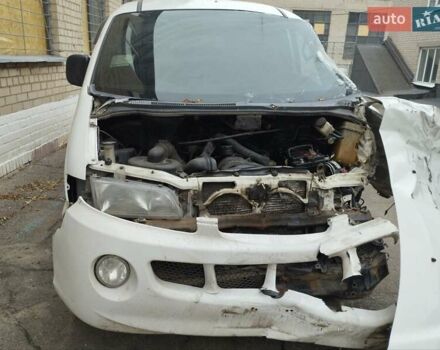 Белый Хендай Н 200, объемом двигателя 2.5 л и пробегом 212 тыс. км за 2500 $, фото 3 на Automoto.ua