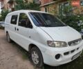 Белый Хендай Н 200, объемом двигателя 2.48 л и пробегом 400 тыс. км за 2199 $, фото 1 на Automoto.ua