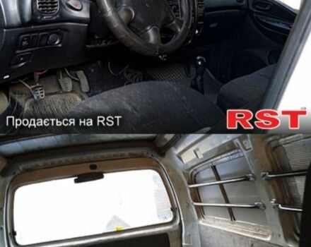 Белый Хендай Н 200, объемом двигателя 2.5 л и пробегом 520 тыс. км за 2426 $, фото 2 на Automoto.ua