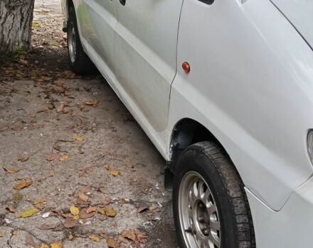 Белый Хендай Н 200, объемом двигателя 2 л и пробегом 235 тыс. км за 4100 $, фото 4 на Automoto.ua