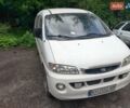 Білий Хендай Н 200, об'ємом двигуна 2.4 л та пробігом 423 тис. км за 5556 $, фото 1 на Automoto.ua